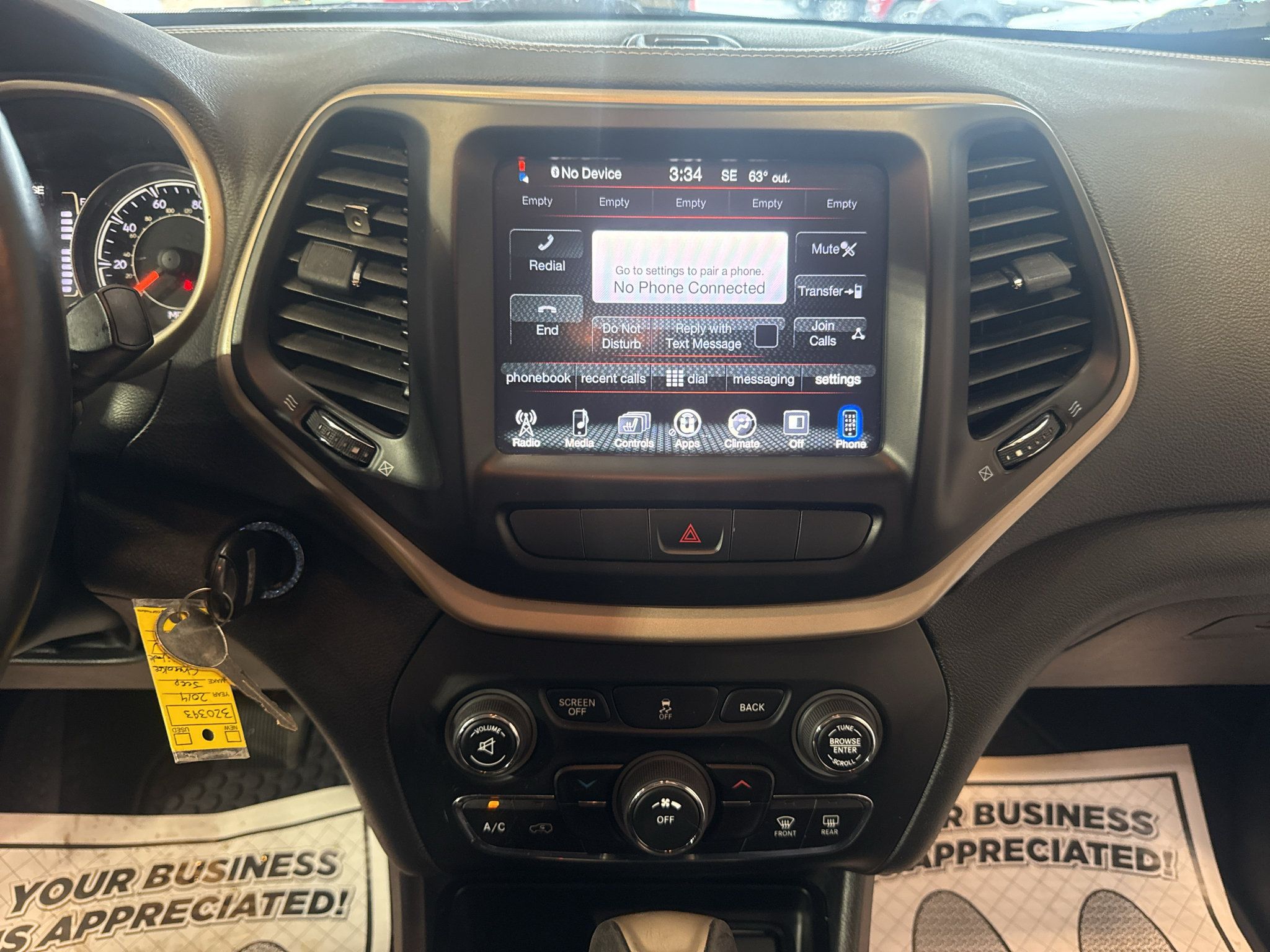Used 2014 Jeep Cherokee Latitude w/ Cold Weather Group FWD image 19
