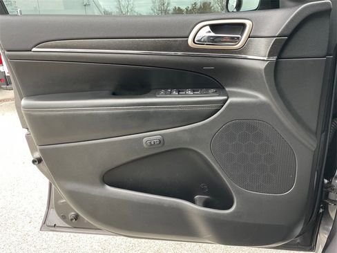 Used 2016 Jeep Grand Cherokee Limited image 29