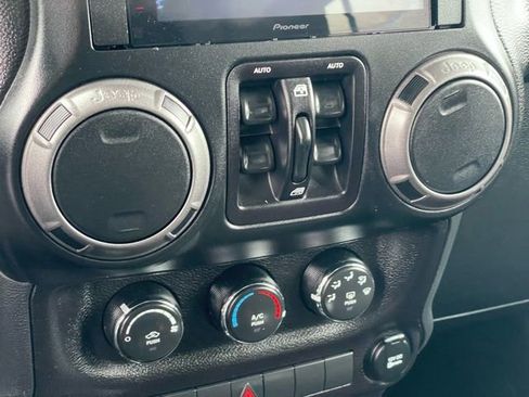 Used 2018 Jeep Wrangler Unlimited Sport image 20