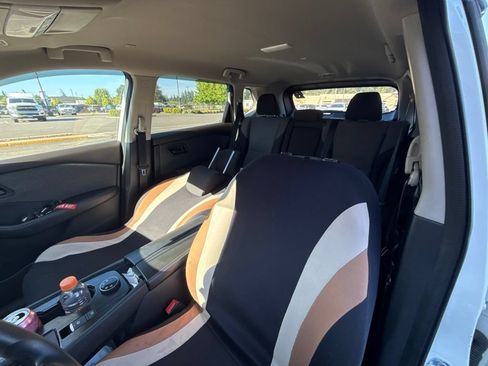 Used 2022 Nissan Rogue S AWD/4WD image 8