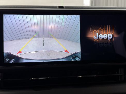 Used 2025 Jeep Gladiator Sport AWD/4WD image 30
