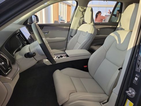 New 2026 Volvo XC90 T8 Ultra w/ Protection Package Premier AWD/4WD image 18