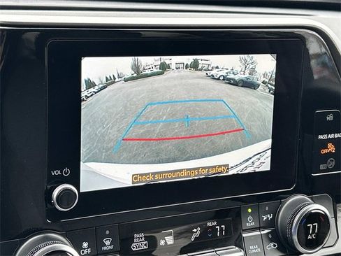 Used 2023 Toyota Highlander LE image 25