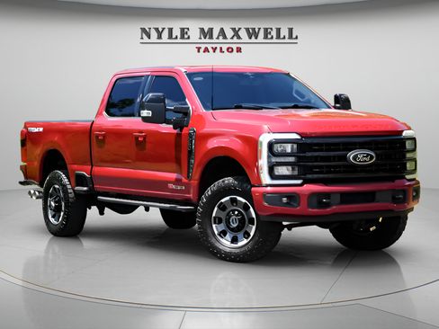 Used 2023 Ford F250 Lariat w/ Lariat Ultimate Package AWD/4WD image 2