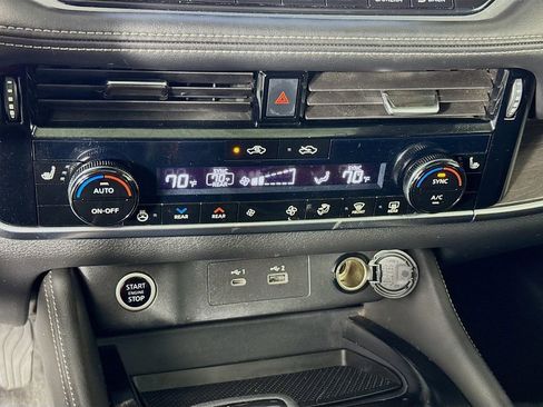 Used 2021 Nissan Rogue SL w/ Premium Package image 20