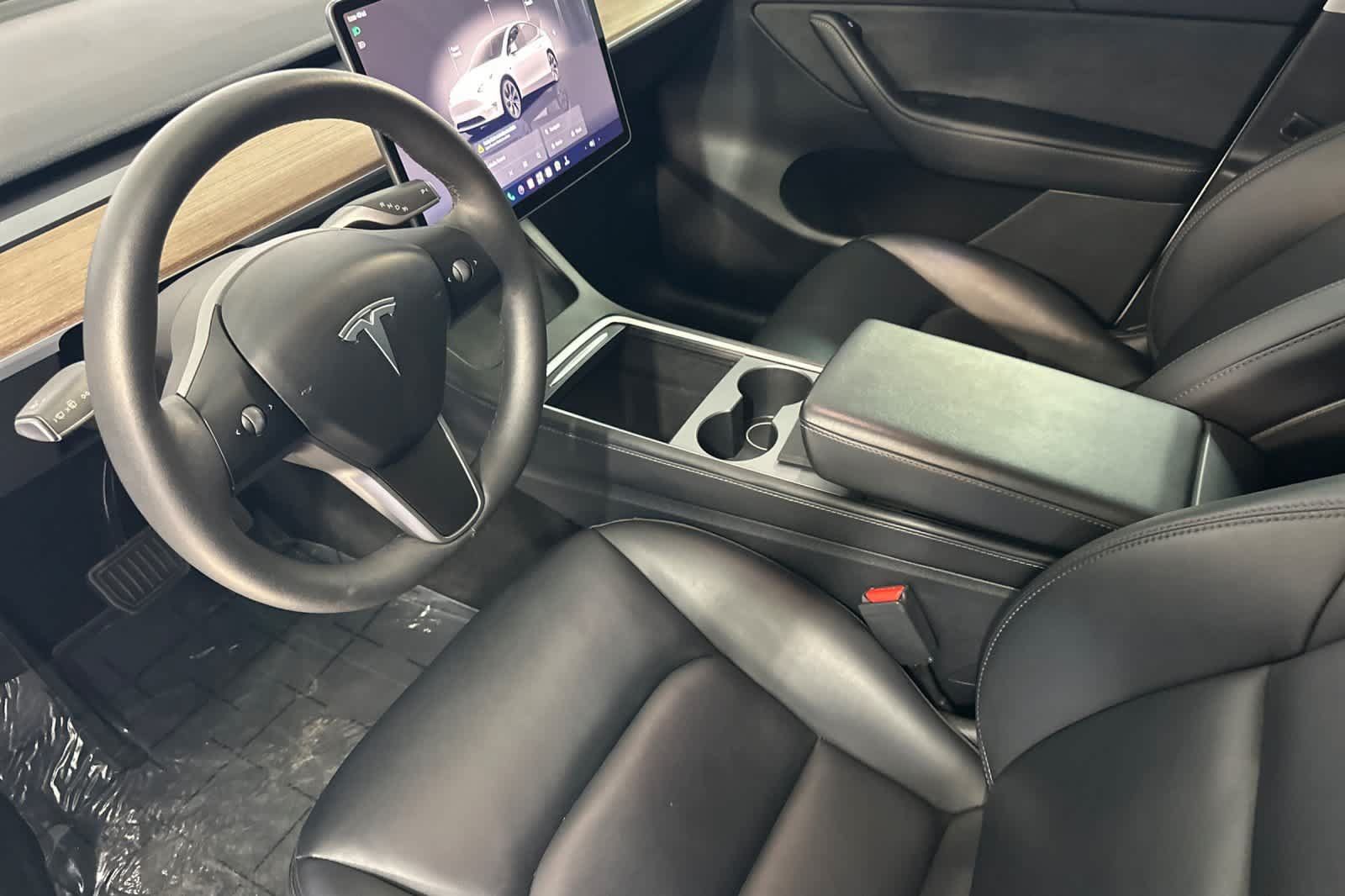 Used 2024 Tesla Model Y Long Range AWD/4WD image 14