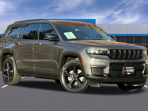 Used 2022 Jeep Grand Cherokee L Laredo image 2