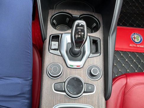 Used 2021 Alfa Romeo Giulia Ti w/ Nero Edizione image 17