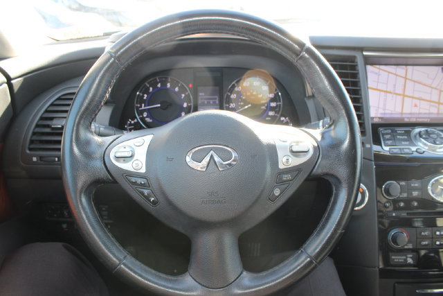Used 2015 INFINITI QX70 2WD w/ Premium Package image 16