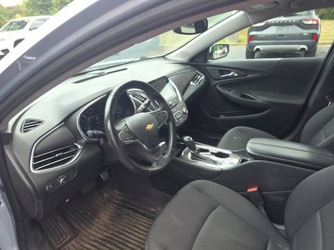 Used 2017 Chevrolet Malibu LT FWD image 11
