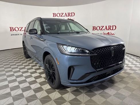 New 2025 Lincoln Aviator Reserve w/ Jet Appearance Package image 1