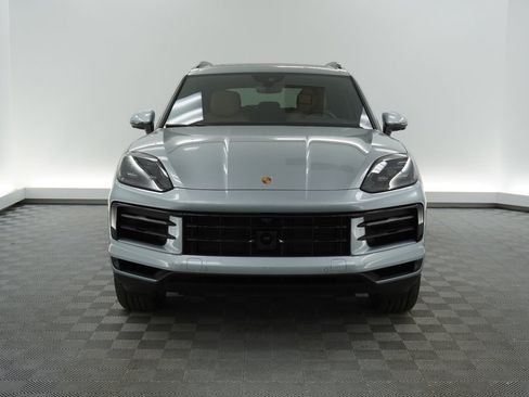 Certified 2026 Porsche Cayenne AWD/4WD image 6