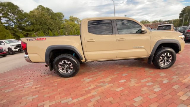 Used 2018 Toyota Tacoma TRD Off-Road AWD/4WD image 2
