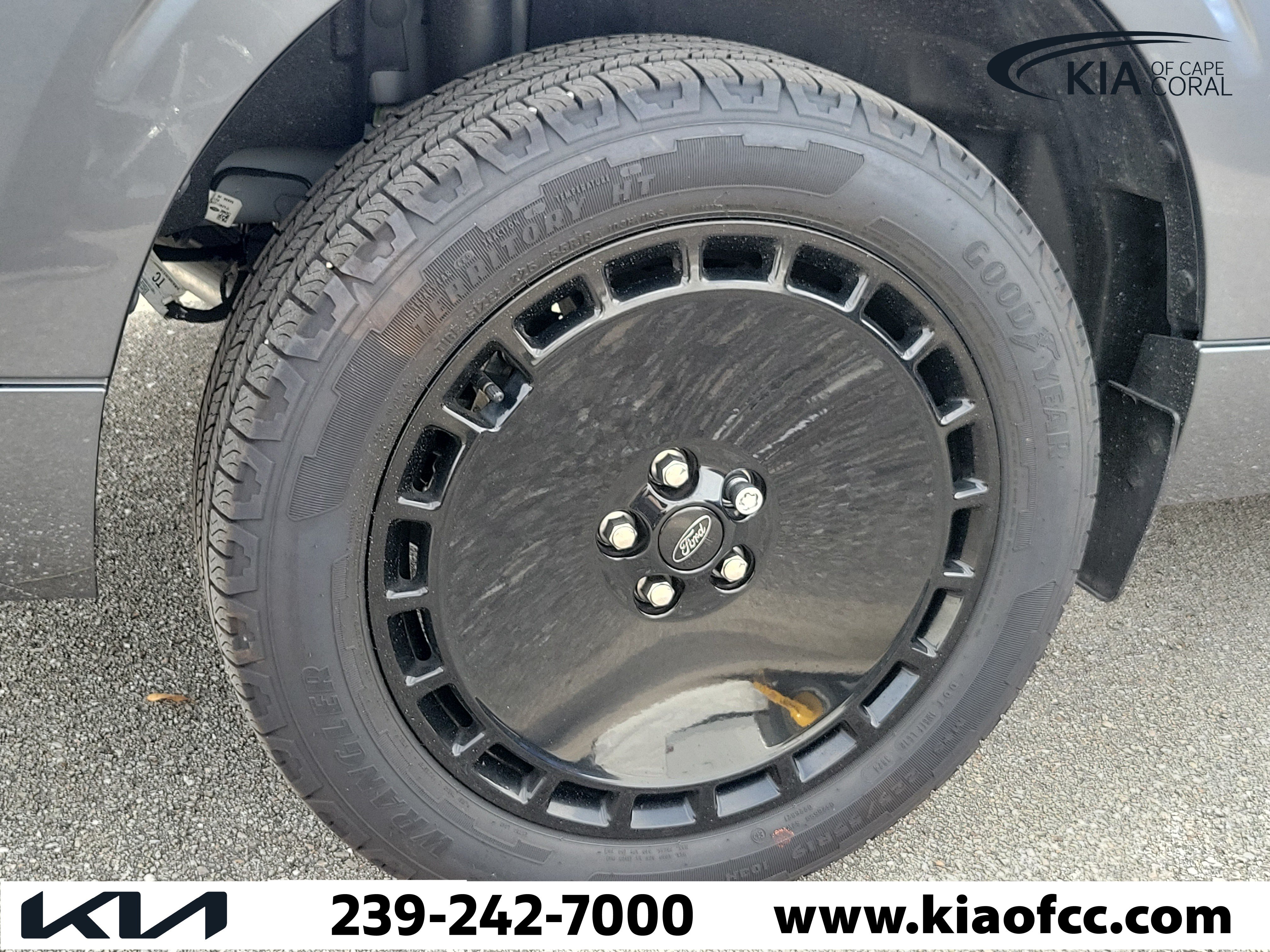 Used 2025 Ford Maverick Lobo AWD/4WD image 8