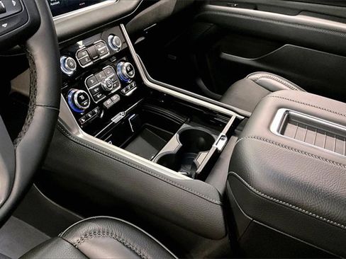 Used 2023 GMC Yukon Denali w/ LPO, Floor Liner Package image 15