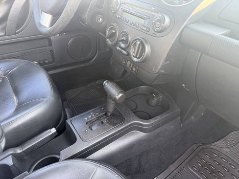 Used 2008 Volkswagen Beetle S FWD image 13