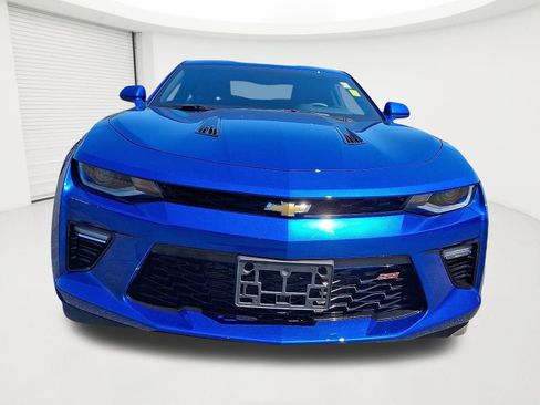 Used 2018 Chevrolet Camaro SS image 2