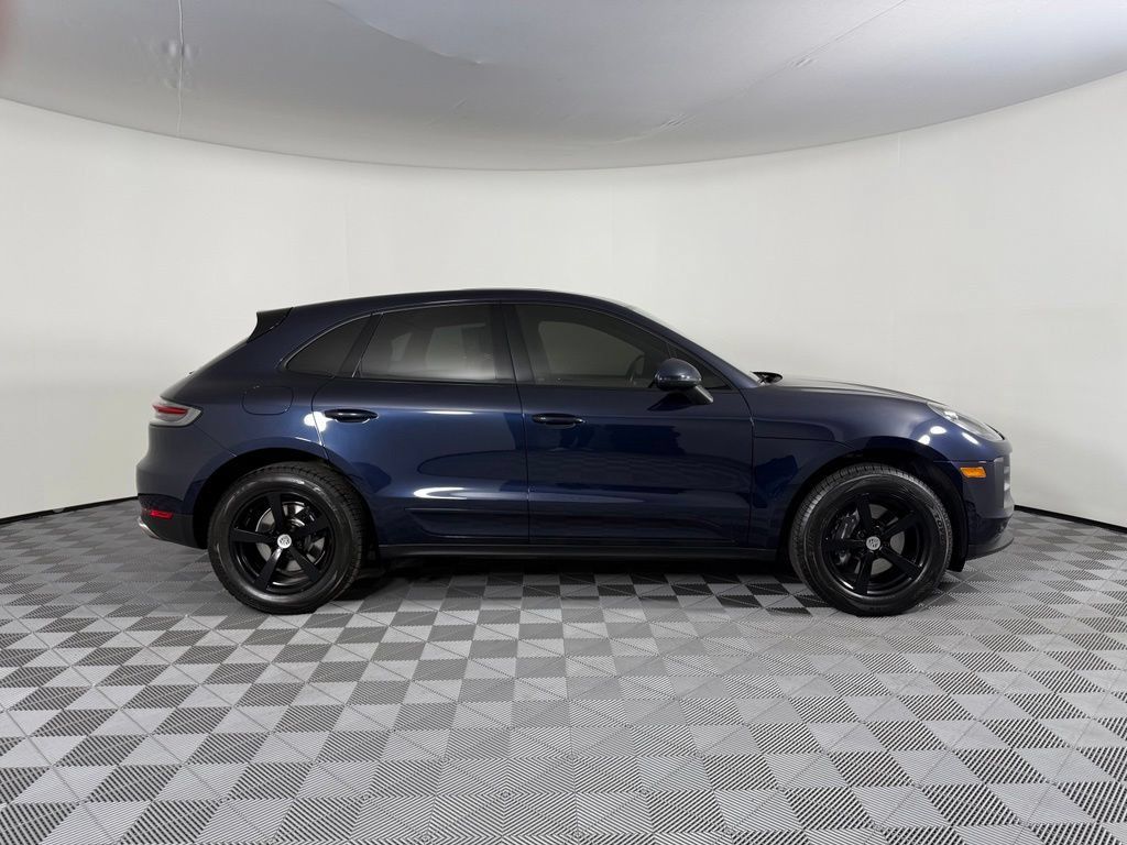 Certified 2021 Porsche Macan AWD/4WD image 10