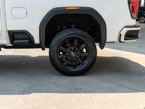 Used 2024 GMC Sierra 2500 AT4 w/ AT4 Premium Plus Package AWD/4WD image 33