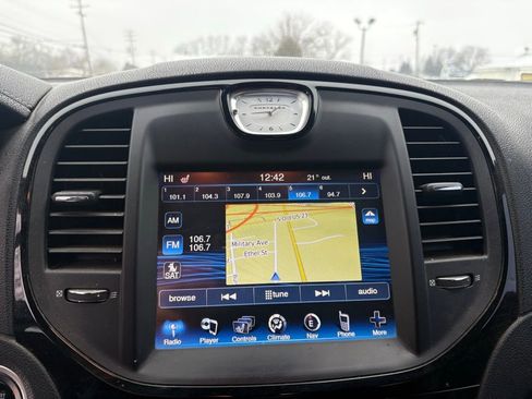 Used 2013 Chrysler 300 S image 17