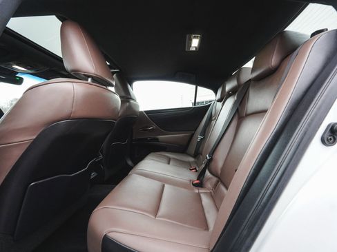 Used 2023 Lexus ES 250 w/ Premium Package image 20