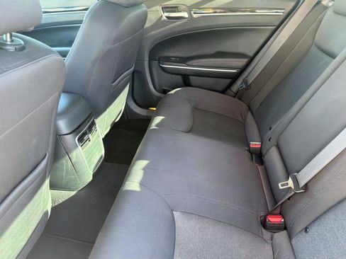 Used 2023 Chrysler 300 Touring w/ Sport Appearance Package image 15