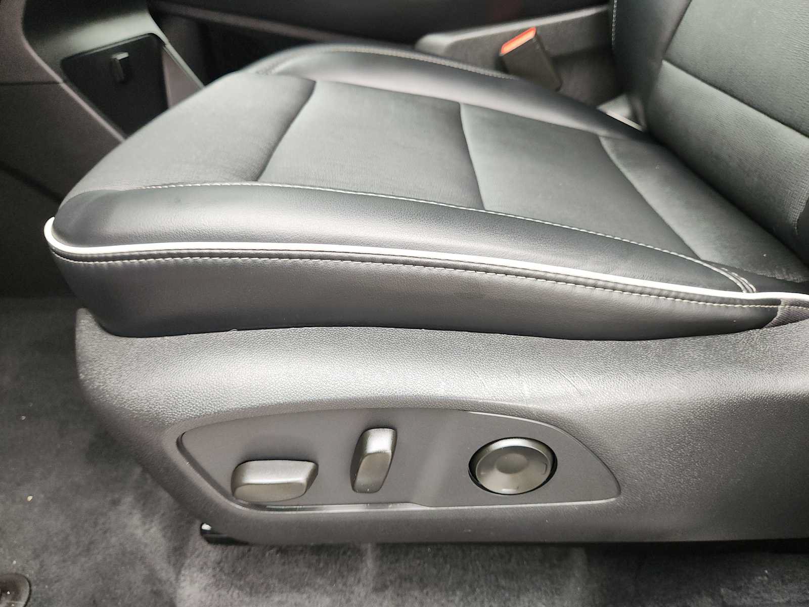 Certified 2026 Buick Enclave Preferred FWD image 26
