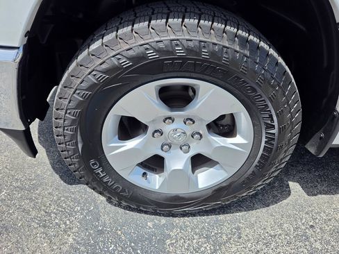 Used 2020 RAM 1500 Big Horn AWD/4WD image 4