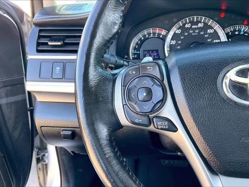 Used 2014 Toyota Camry SE image 25