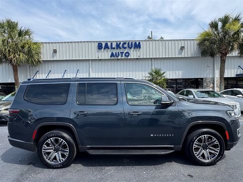 Used 2022 Jeep Wagoneer Series III w/ Flexible Seating Group AWD/4WD image 1
