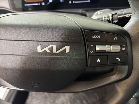 New 2026 Kia K4 LXS image 21