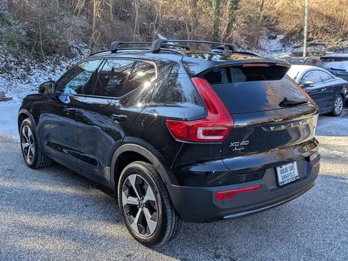 Used 2025 Volvo XC40 B5 Plus w/ Protection Package Premier image 5