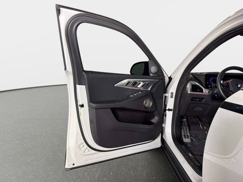 Used 2025 BMW XM AWD/4WD image 37