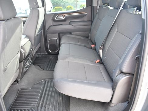 Used 2026 GMC Sierra 1500 SLE w/ Preferred Package image 23