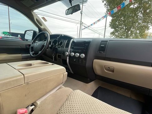 Used 2011 Toyota Tundra 4x4 CrewMax image 30