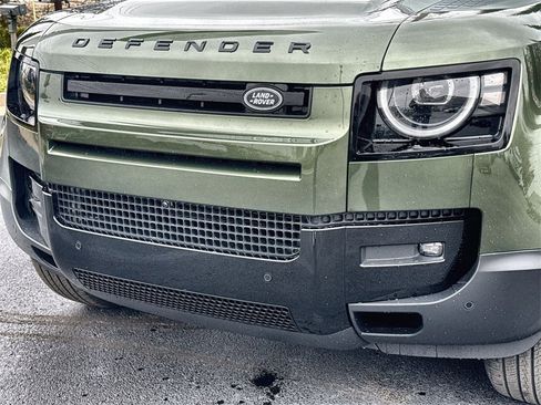 Used 2026 Land Rover Defender 110 S image 9