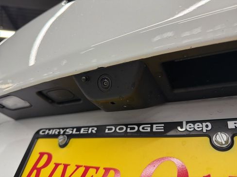New 2025 Jeep Grand Cherokee L Limited w/ Luxury Tech Group II RWD image 7