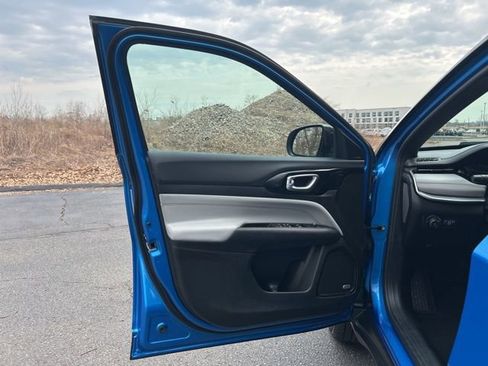 Used 2024 Jeep Compass Limited w/ Sun and Sound Group image 9