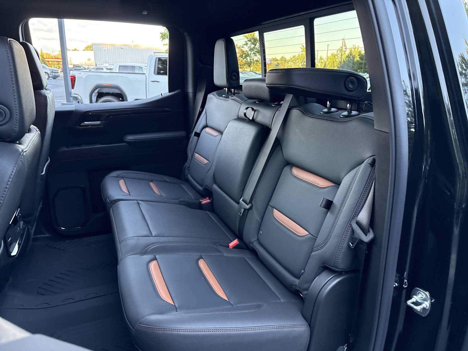 New 2026 GMC Sierra 1500 AT4 w/ AT4 Premium Package AWD/4WD image 18