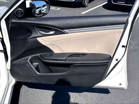 Used 2018 Honda Civic EX image 28