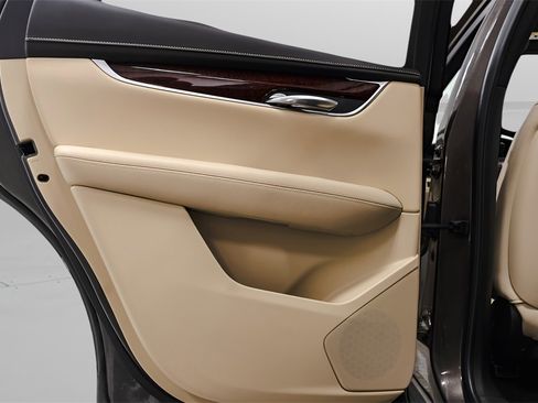 Used 2019 Cadillac XT5 Luxury image 29