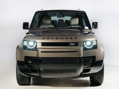 New 2026 Land Rover Defender 110 X-Dynamic SE image 8