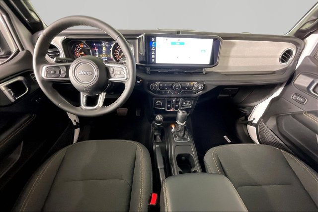 Used 2026 Jeep Wrangler Unlimited Sahara AWD/4WD image 7