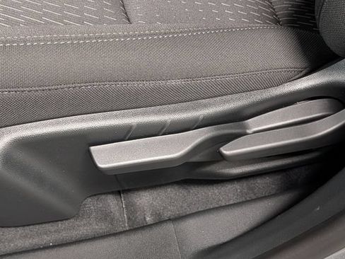 New 2026 Chevrolet Equinox LT AWD/4WD image 11