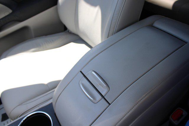 Used 2016 Toyota Highlander XLE FWD image 36