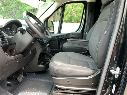 Used 2023 RAM ProMaster 2500 FWD image 9