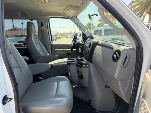 Used 2014 Ford E-150 and Econoline 150 Wagon w/ Power Windows & Locks Group RWD image 21