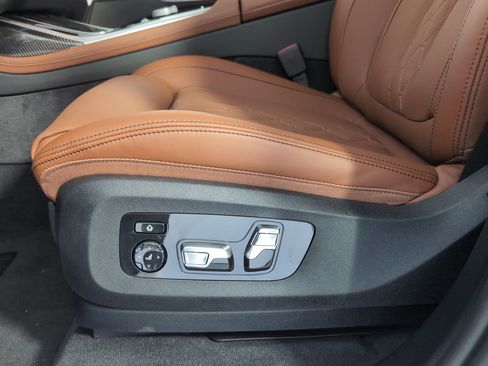 New 2026 BMW X7 M60i image 11