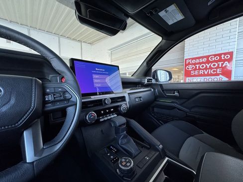 Used 2025 Toyota Tacoma TRD Off-Road image 24