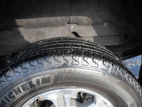 Used 2021 GMC Sierra 1500 SLE image 29